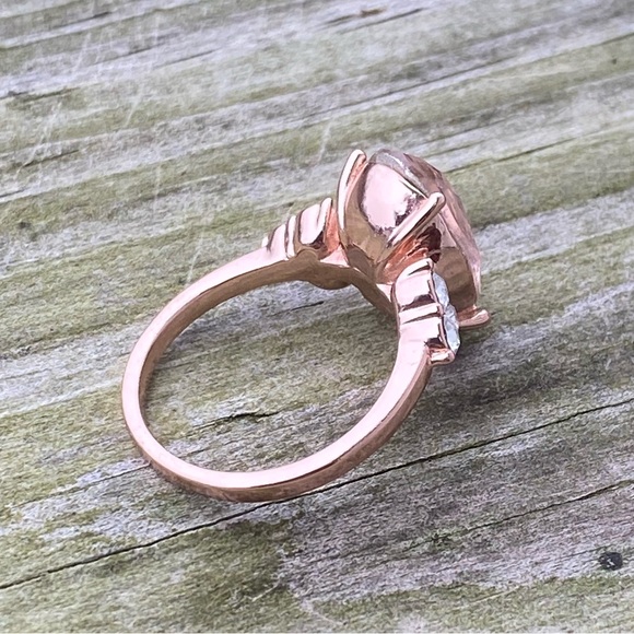 Pink Crystal rose gold plated ring with white crystal accent sz 7 - Picture 13 of 15